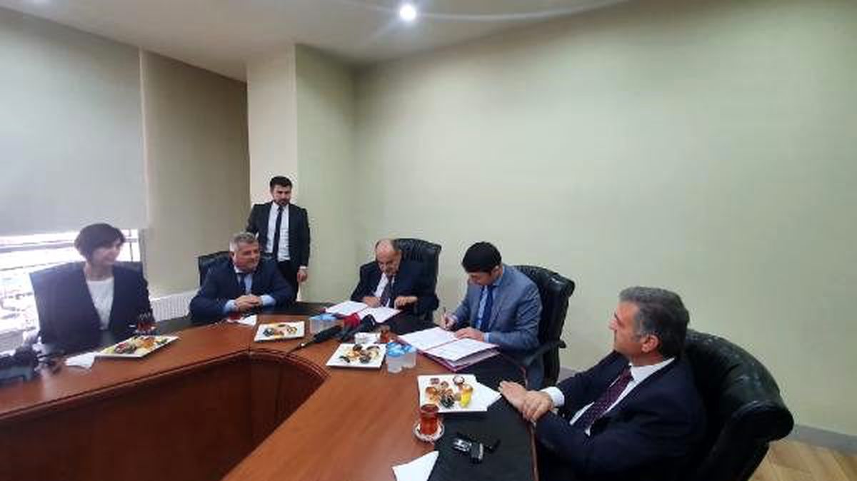Lise öğrencilerine \'girişimcilik eğitimi\' verilecek; imzalar atıldı