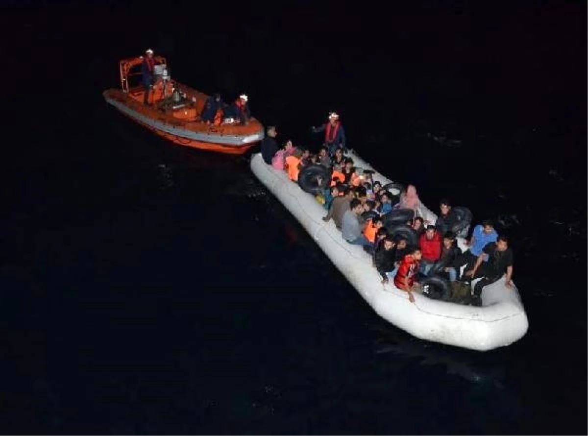 Menderes ve çeşme açıklarında 131 kaçak göçmen yakalandı