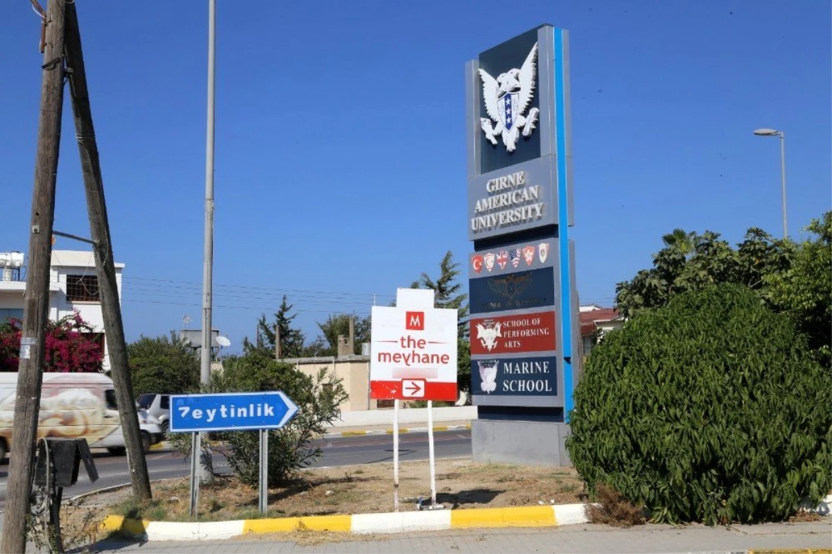 Meyhane ve İçkili Mekan" tabelaları Kıbrıs\'ta tepkiye neden oldu