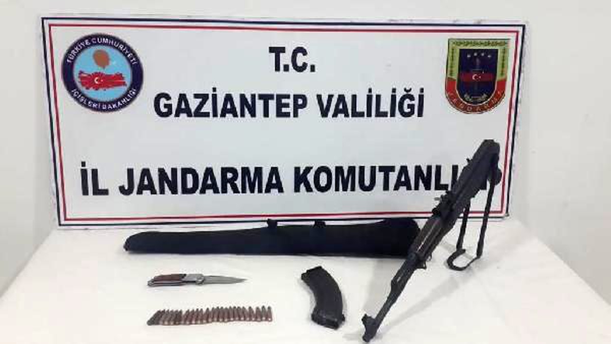 Otomobilinden otomatik tüfek çıkan şüpheli tutuklandı
