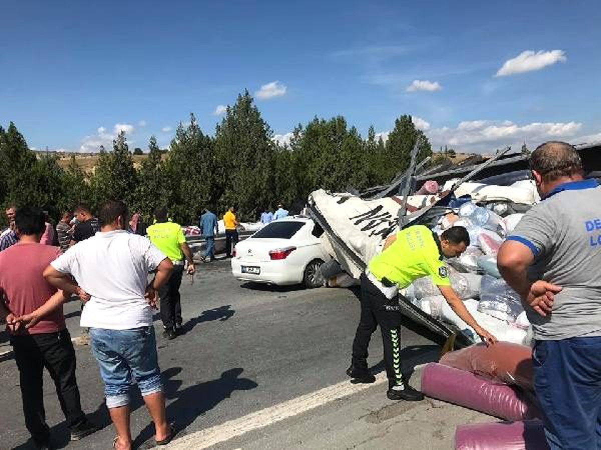 Otoyolda zincirleme kaza: 4 yaralı