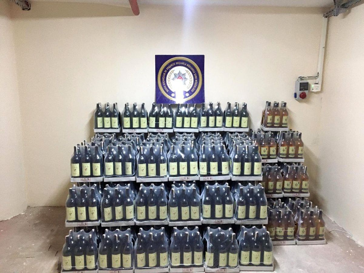 Polis tarafından takip edilen araçta 804 şişe kaçak içki ele geçirildi