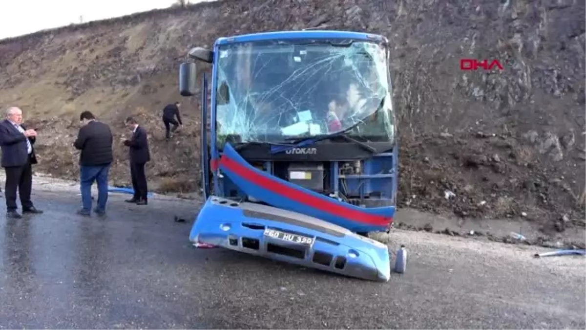 Sivas mahkum taşıyan nakil aracı devrildi 9 yaralı- 2