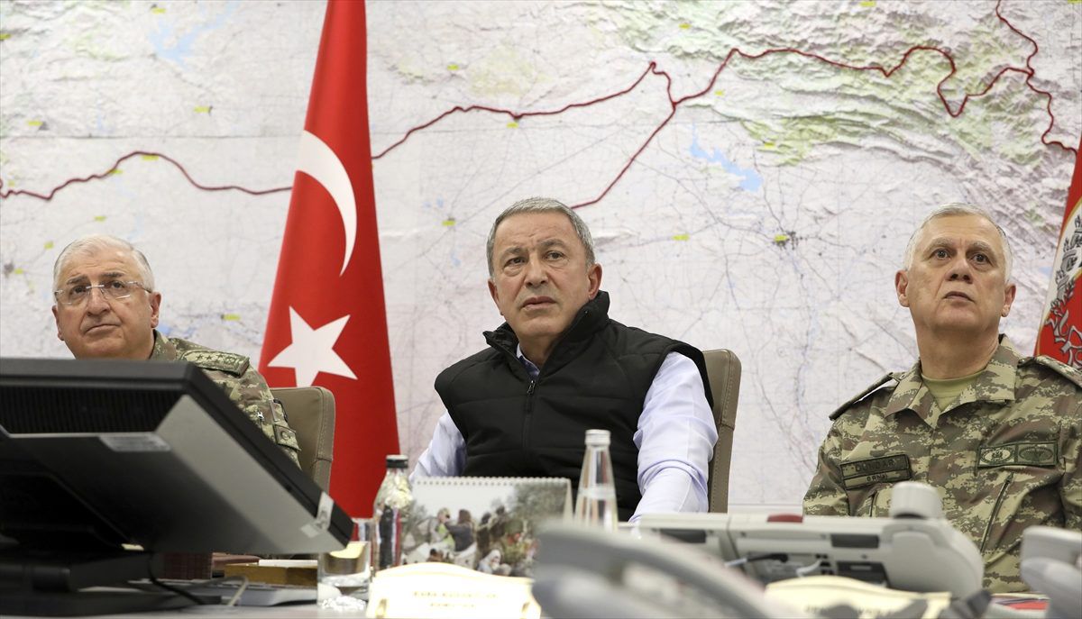 Akar beraberinde Genelkurmay Başkanı Güler ve komutanlarla Barış Pınarı Harekatını Silahlı...