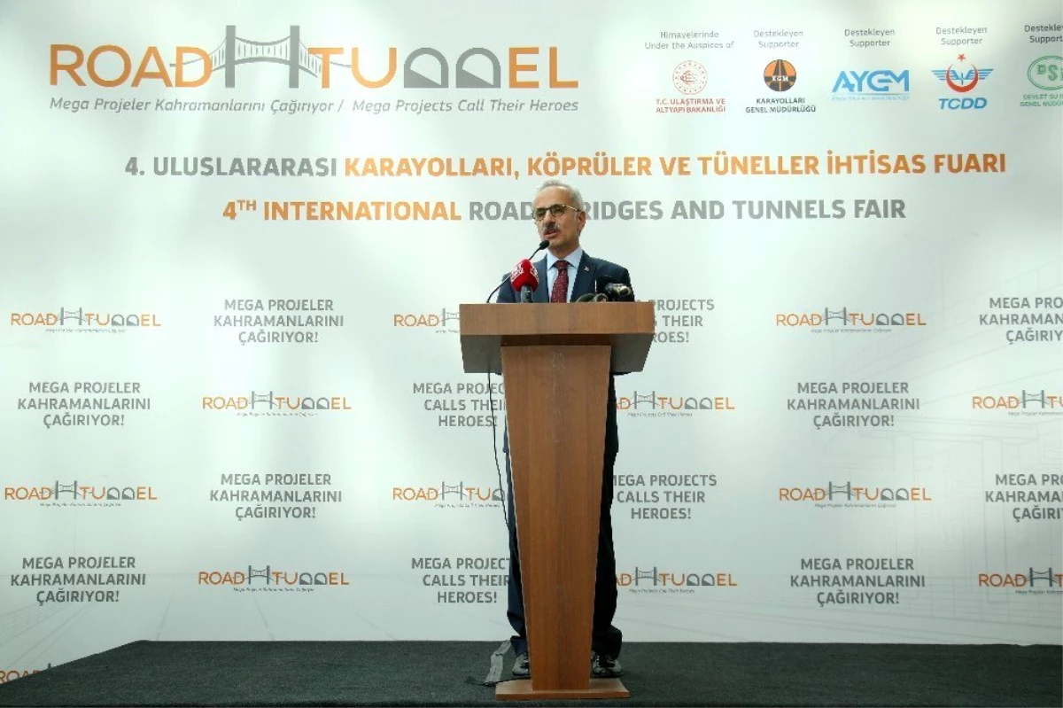 Bakan Turhan: "Türkiye 4 saatlik uçuş mesafesi ile 1,6 milyar nüfusu olan 30 trilyon dolarlık...