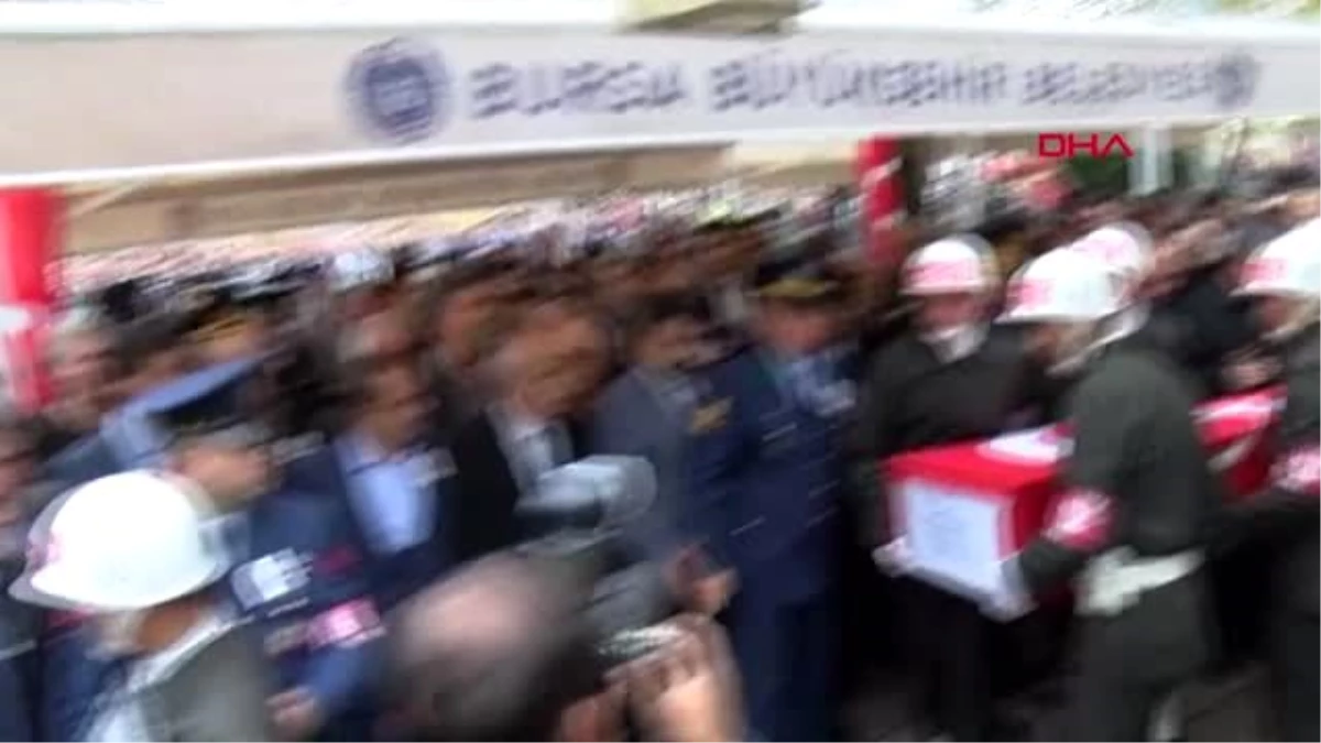 Bursa-hakkari şehidi sözleşmeli er muhammet emin kotanoğlu, memleketinde son yolculuğuna uğurlandı-2
