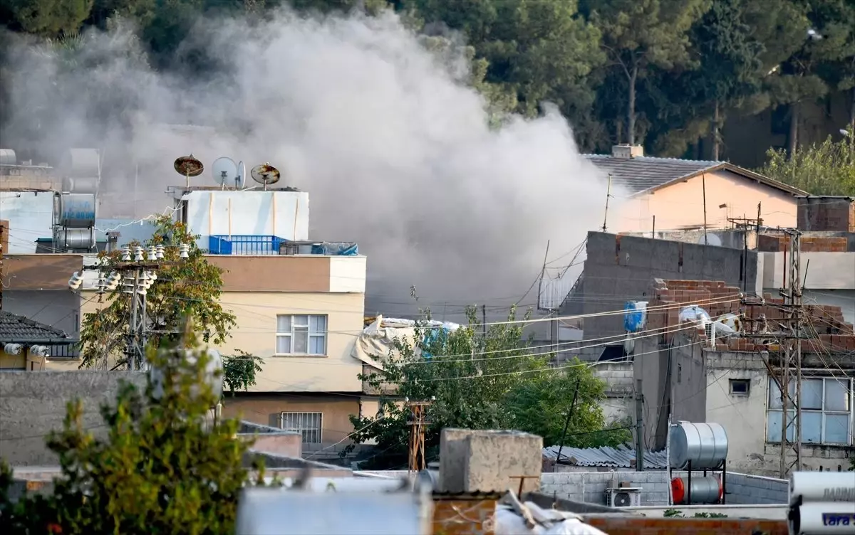 Ceylanpınar\'a havan mermisi düştü! Nusaybin\'de bir binaya roket isabet etti