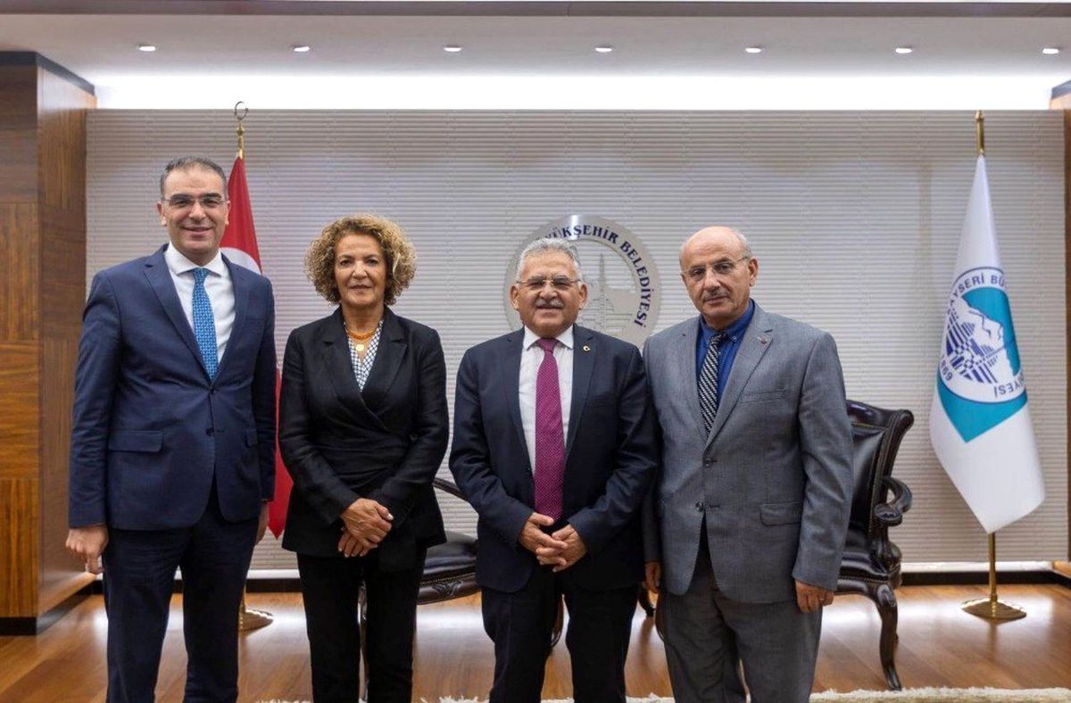 Develi ve Yöresi Dernek Başkanı Cebeci\'den Başkan Memduh Büyükkılıç\'a ziyaret