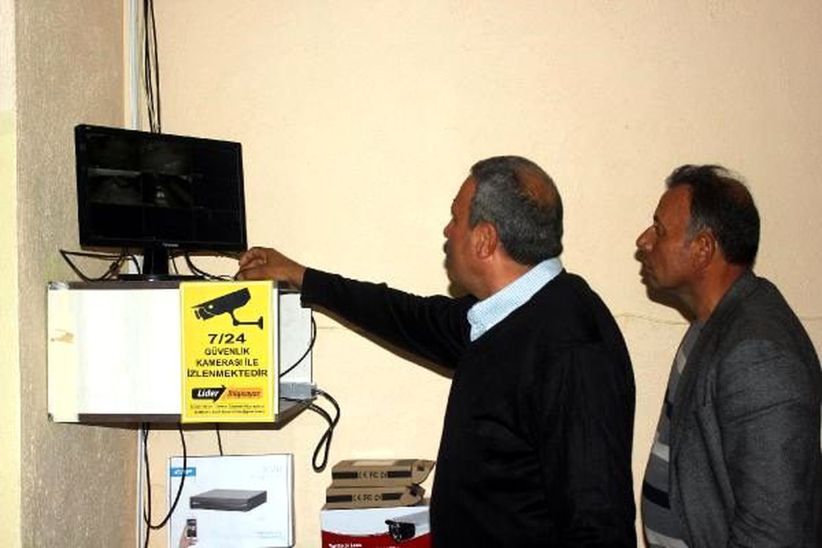 Köyde hırsızlık olaylarına karşı kameralı önlem