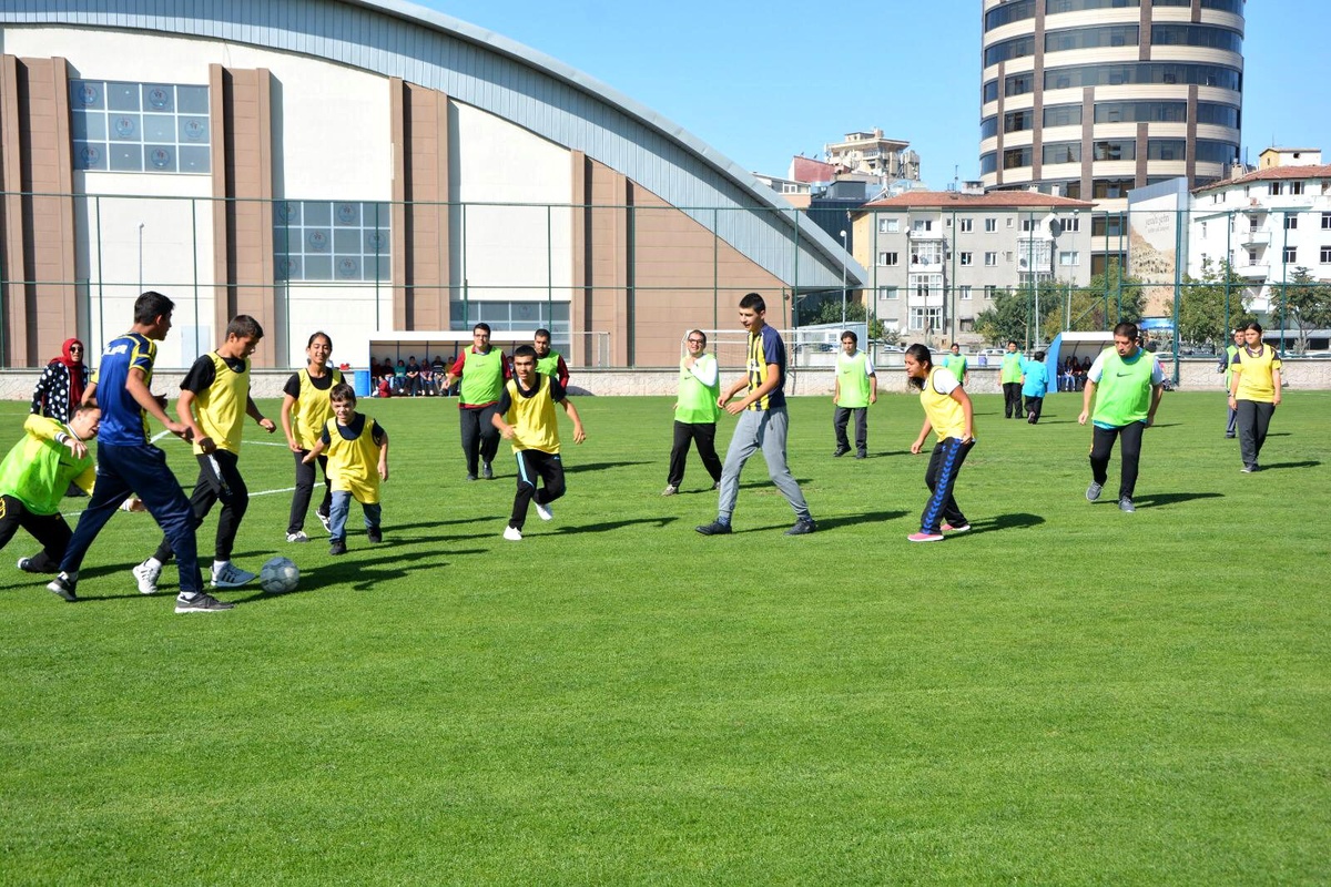 Özel insanlar futbol turnuvası başladı