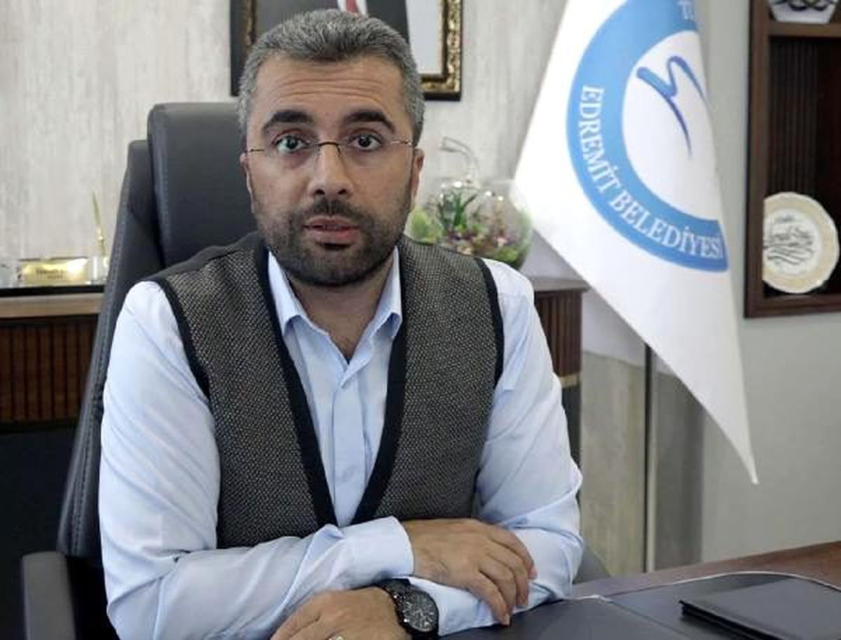 Van\'da sahildeki çöp kovalarını kırıp, göle atan 4 kişiye gözaltı