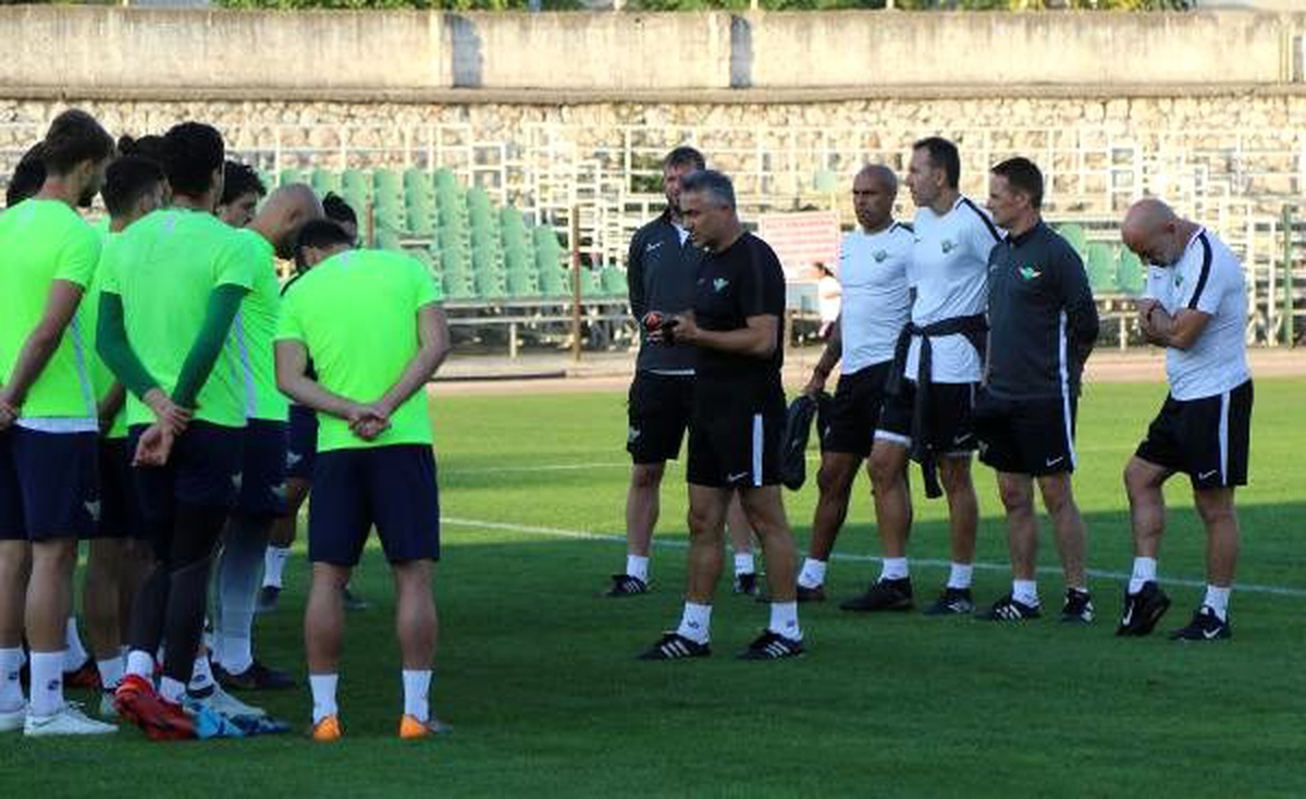 Akhisarspor yeniden çıkış peşinde