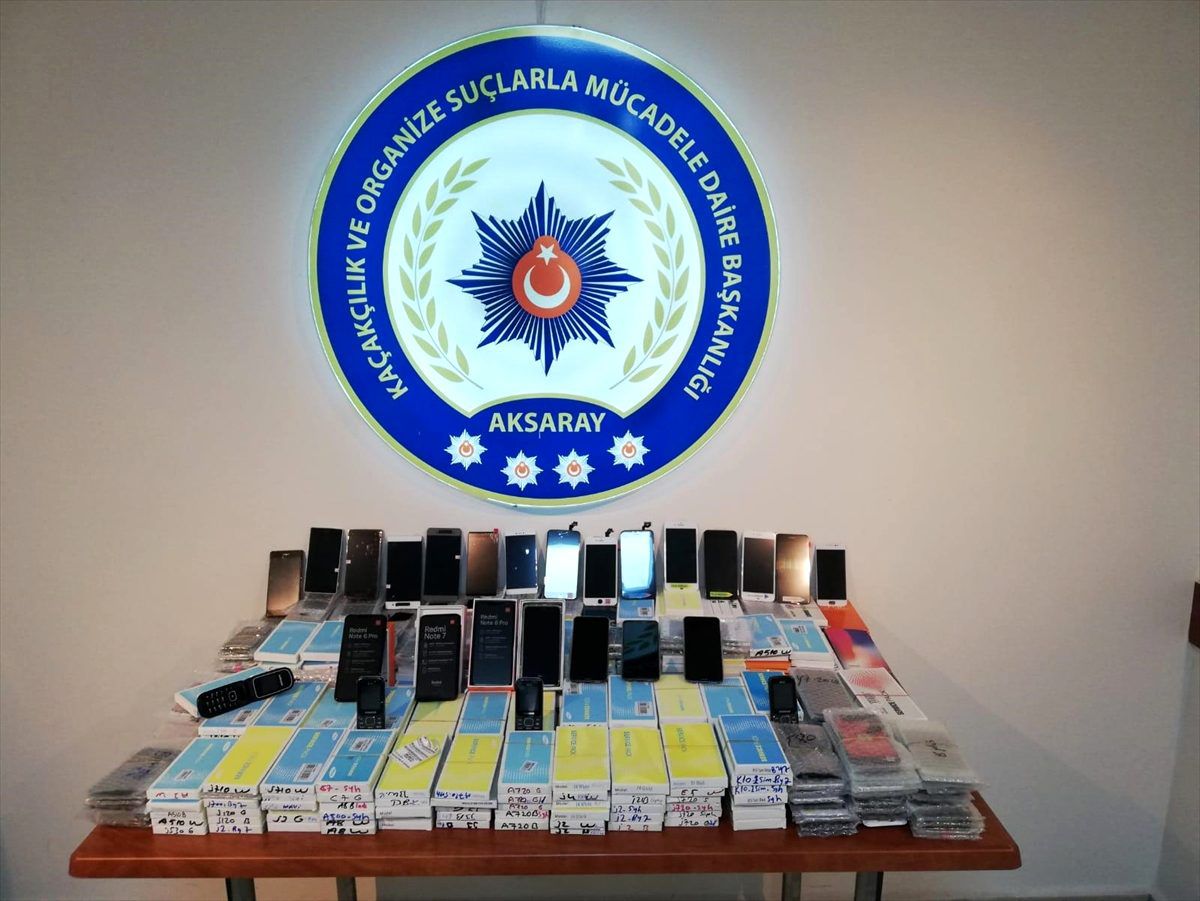 Aksaray\'da cep telefonu kaçakçılığı operasyonu