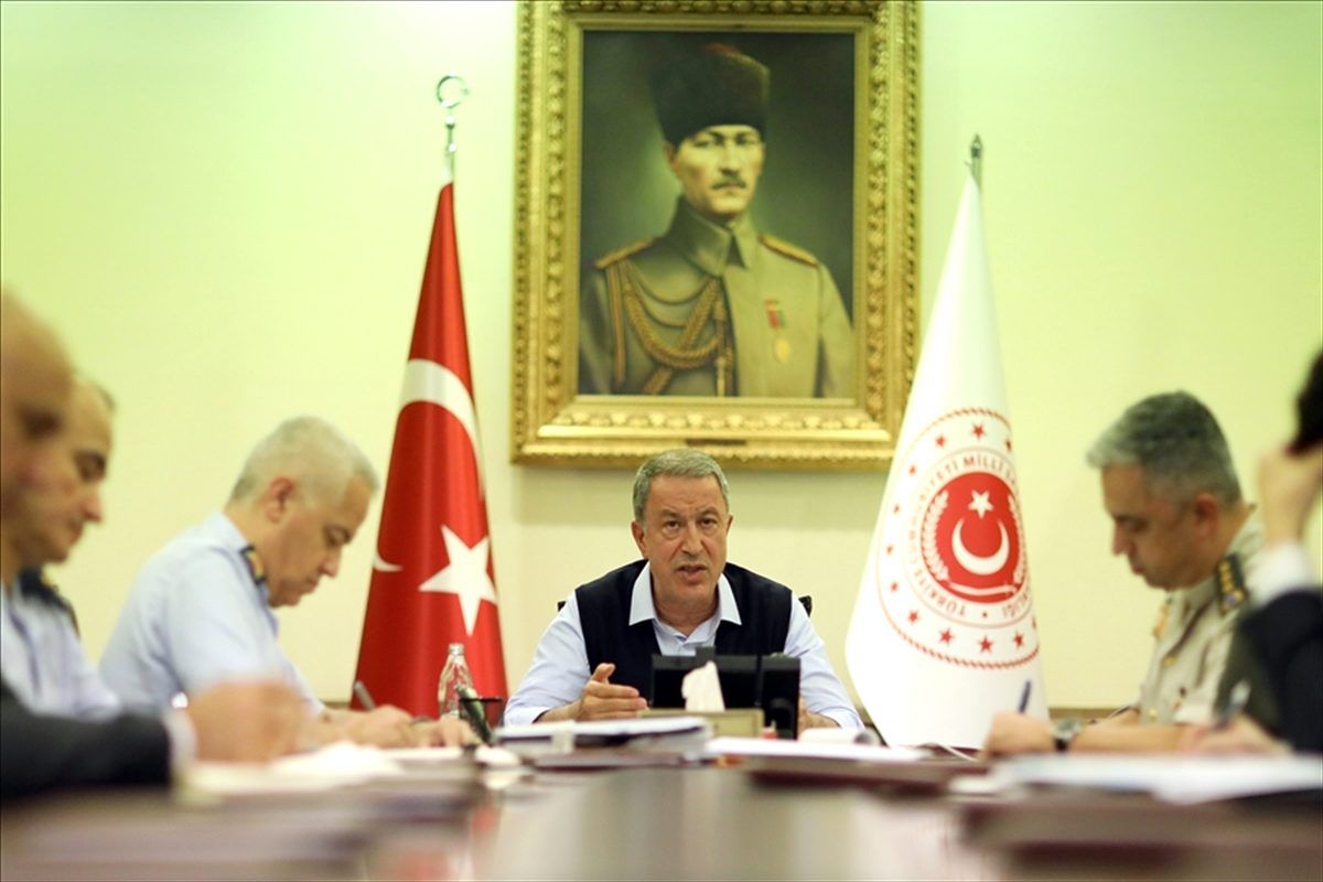 Bakan Akar, telefon görüşmelerinde, Türkiye\'nin yürüttüğü Barış Pınarı Harekatı\'nın hedefinin...