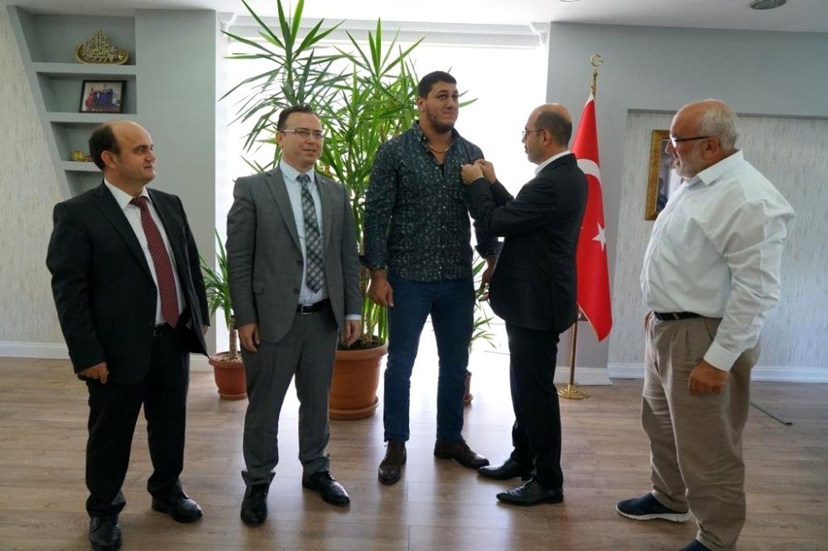 Başkan Kılıç\'tan Terme\'nin gururuna altın