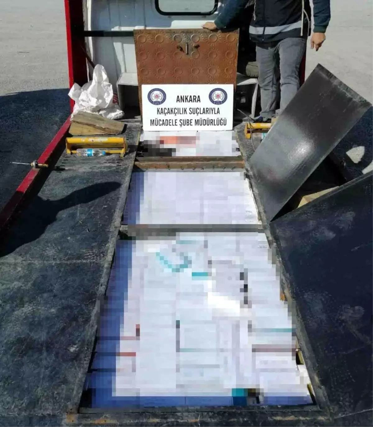 Başkent\'te 9 bin paket kaçak sigara ele geçirildi