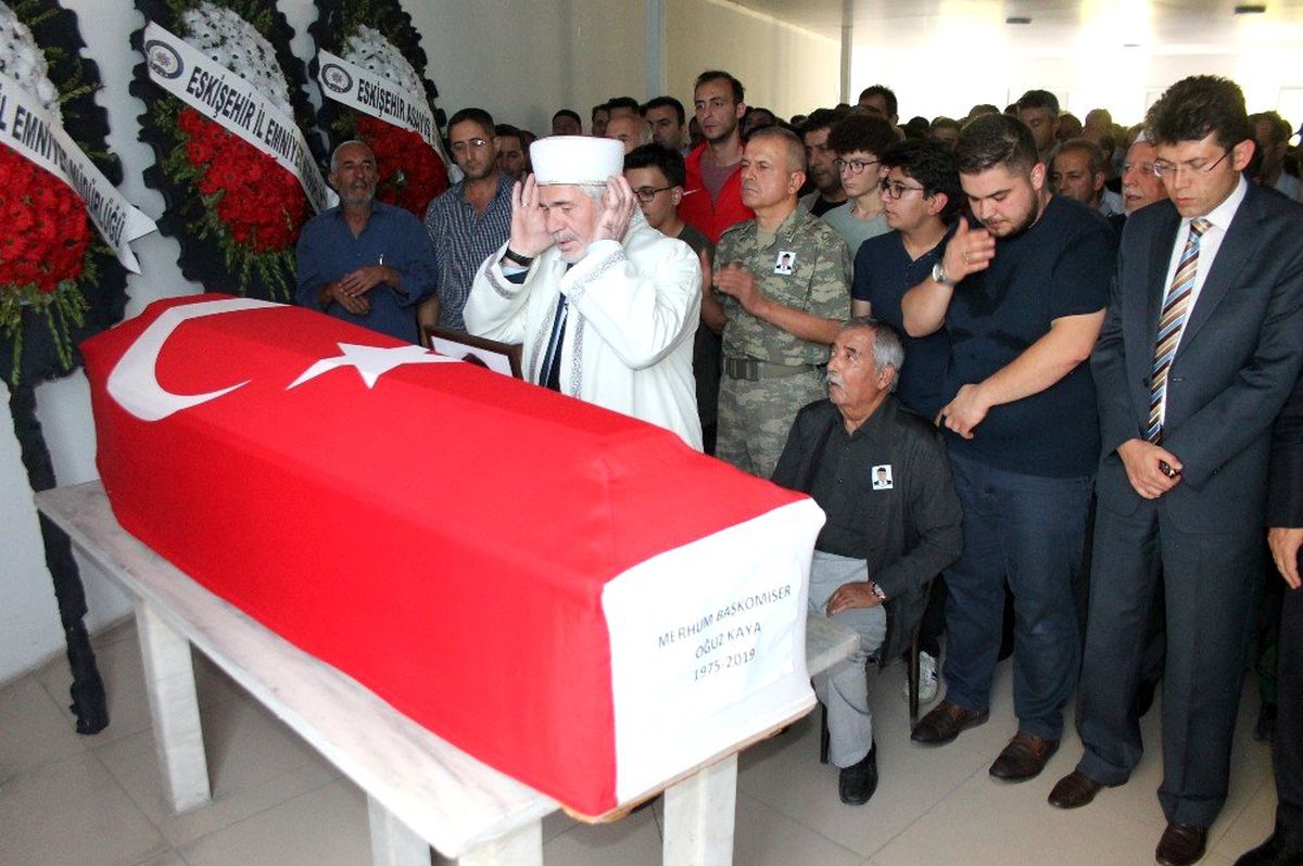 Başkomiser Kaya, memleketi Elazığ\'da son yolculuğuna uğurlandı