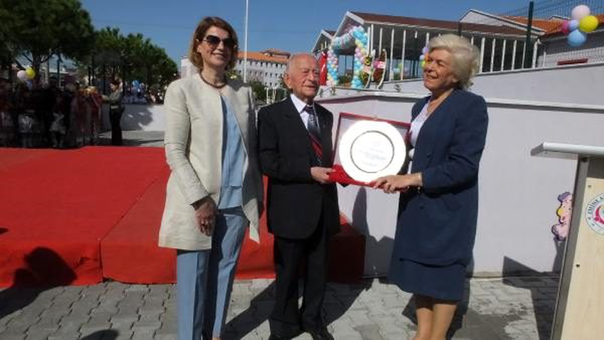 Burhaniye\'de anaokulu açılışını bakan eşi rana selçuk yaptı