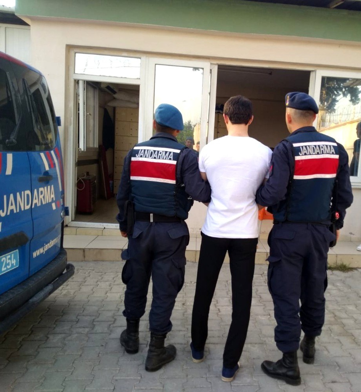Cezaevi firarisi yol uygulamasında yakalandı