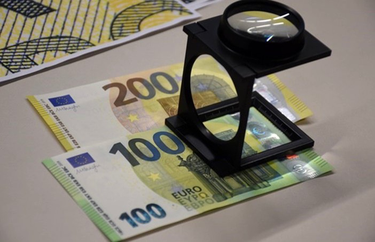 ECB’nin bazı üyeleri tahvil alımına karşı