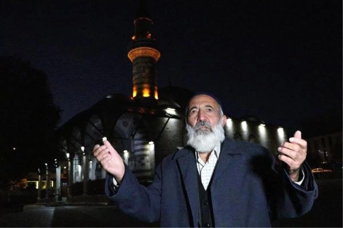 Erzurum\'daki camilerde fetih suresi okunup, dualar edildi
