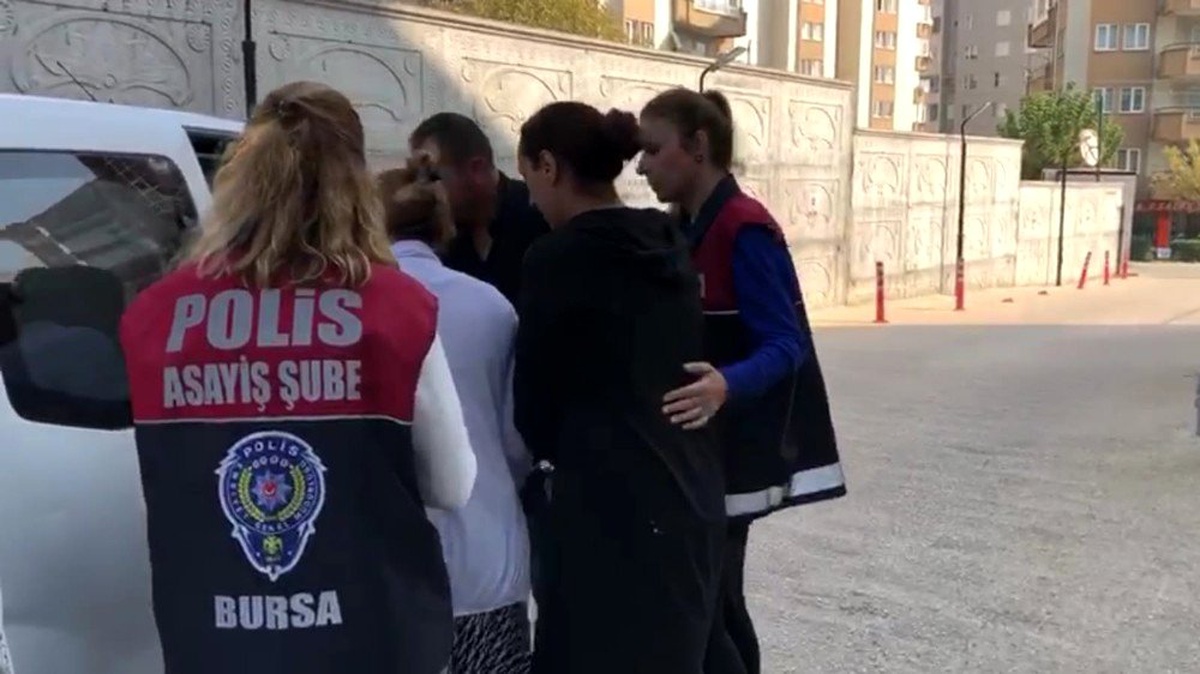 Ev faresi hırsızlar yakalandı