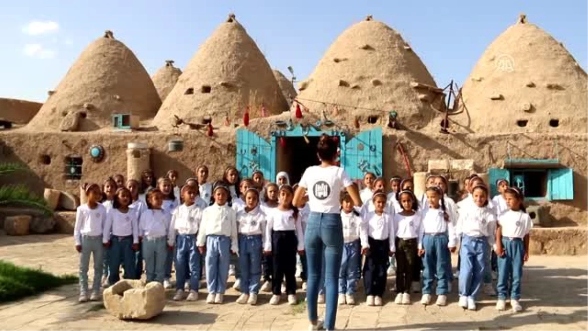 Harranlı kız öğrenciler "müzik perisi"nin korosunda buluştu - ŞANLIURFA