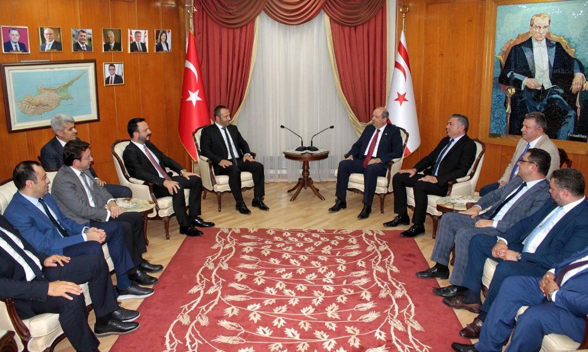 KKTC Başbakanı Tatar, Kocaelili iş adamları heyetini kabul etti