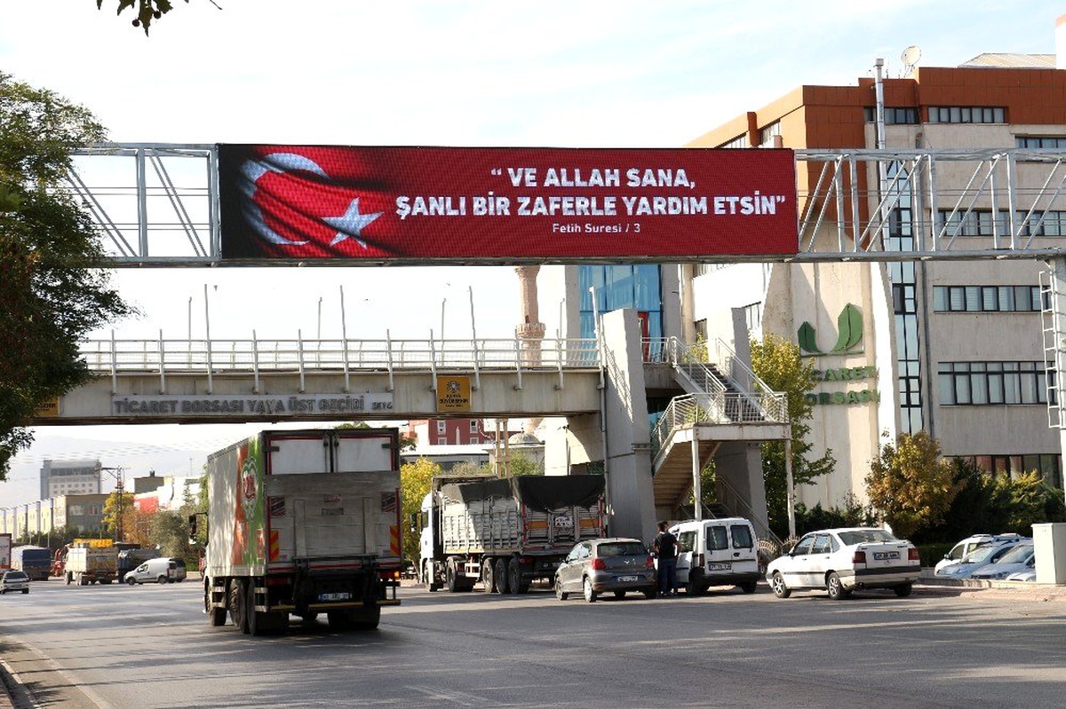 Konya\'dan Mehmetçiğe \'Fetih Sureli\' destek