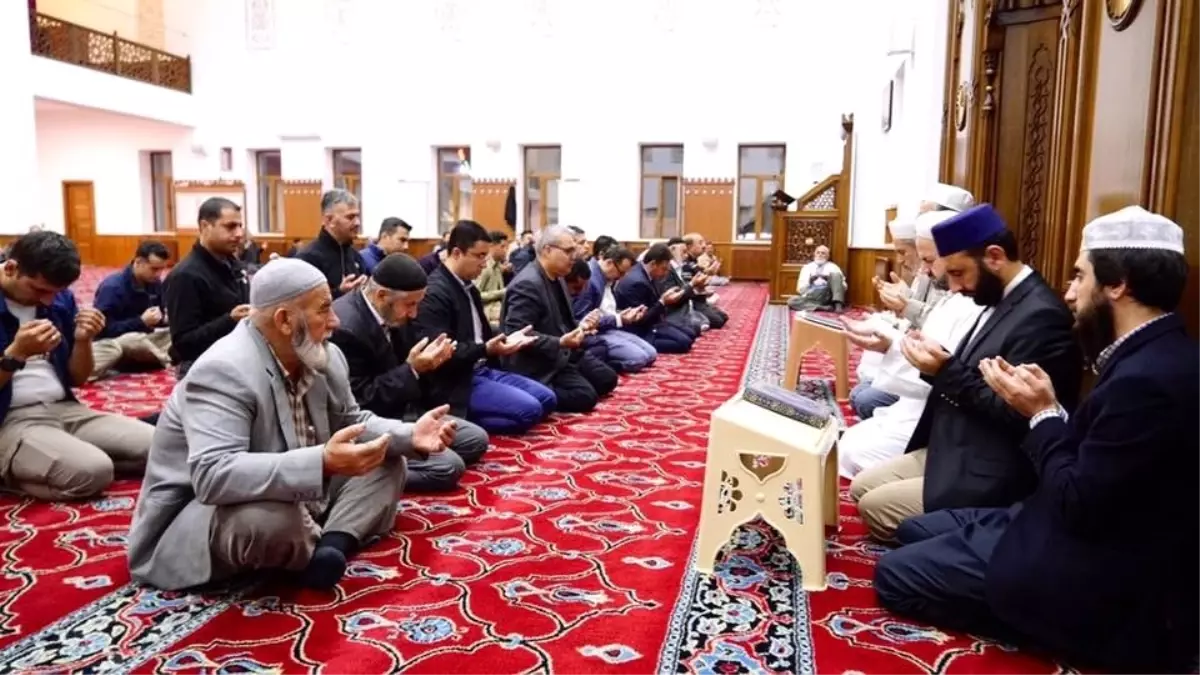 Muş\'ta \'barış pınarı harekatı\' için camilerde \'fetih süresi\' okundu