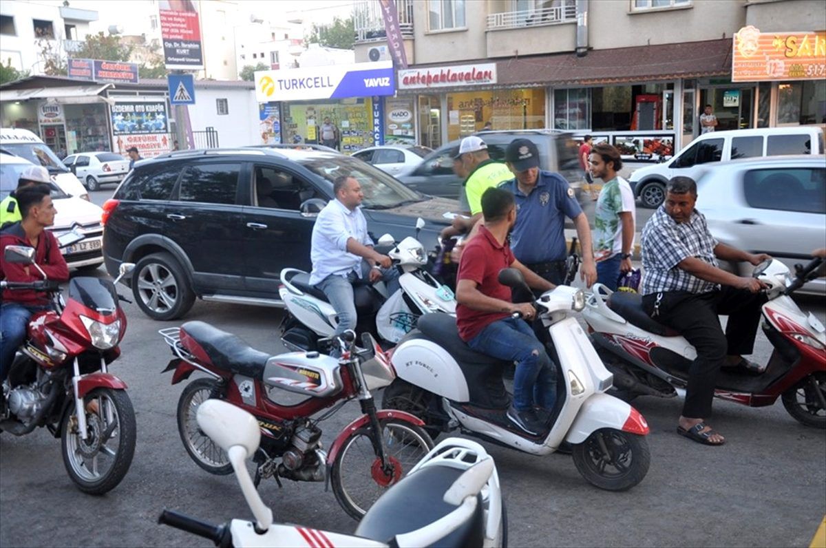 Nizip\'te motosiklet denetimi