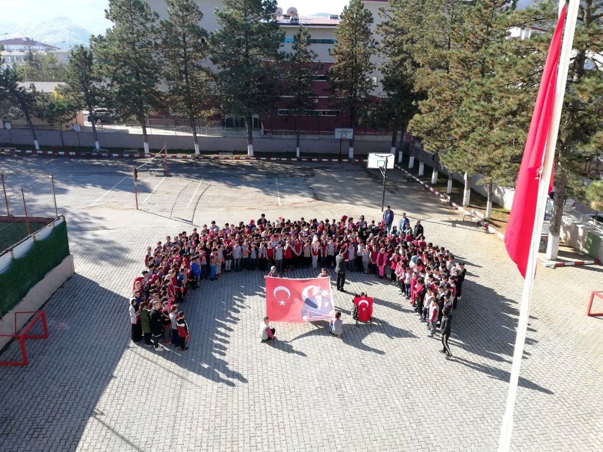 Öğrencilerden \'Barış Pınarı Harekatı\'na anlamlı destek