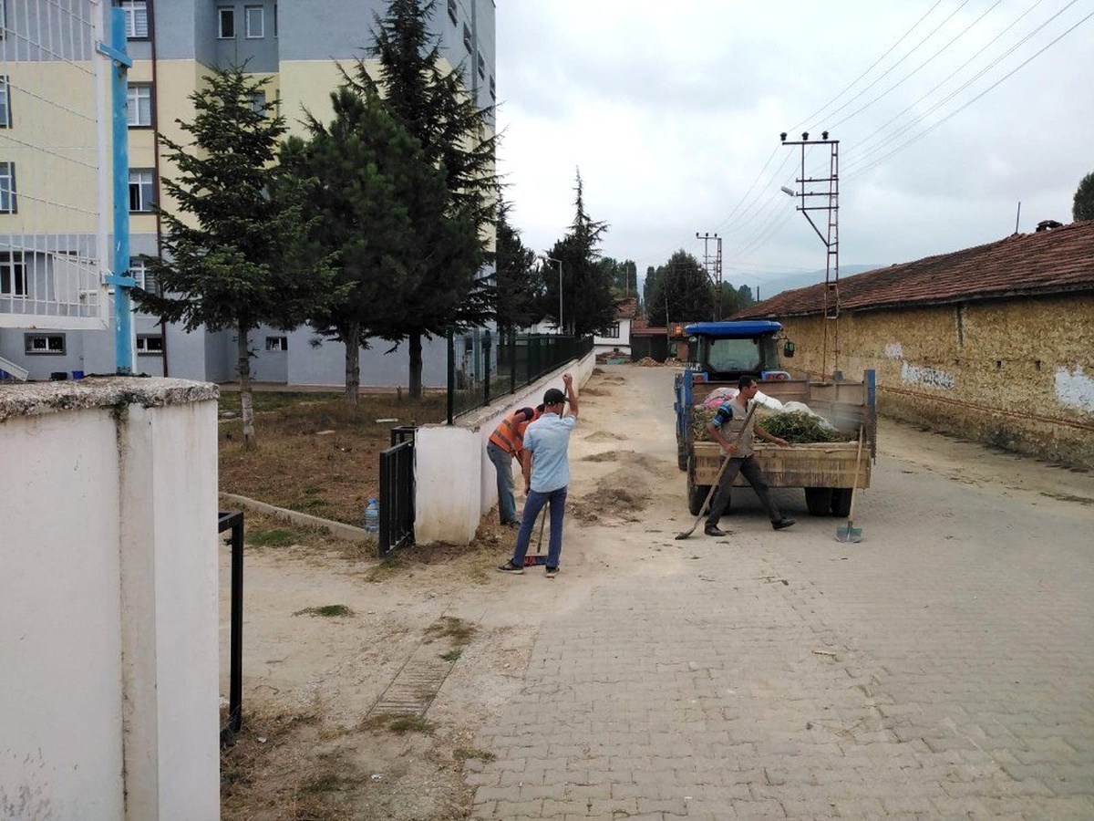 Pazaryeri\'nde çevre temizliği çalışmaları