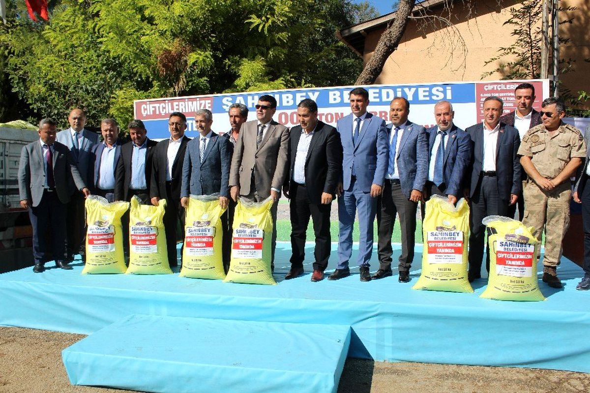 Şahinbey\'den 3 günde 4 bin ton gübre dağıtımı