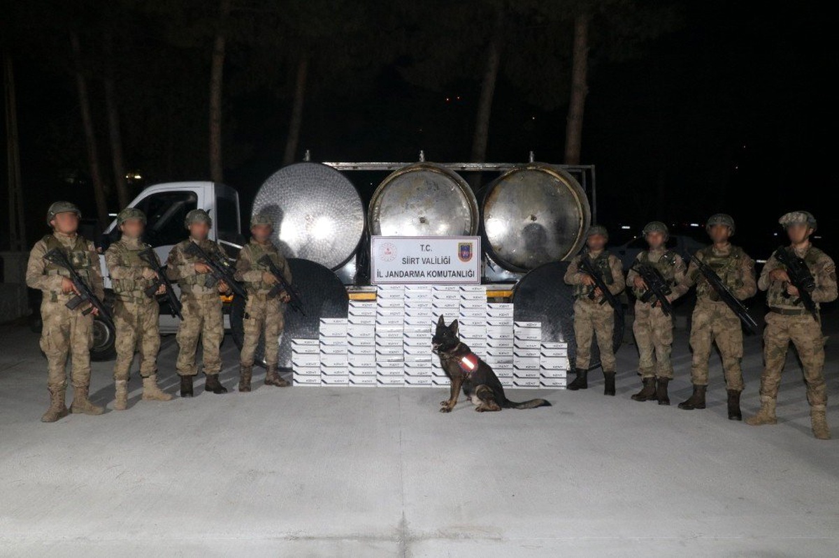 Siirt\'te süt tankının içine gizlenmiş 3 bin 989 paket kaçak sigara ele geçirildi
