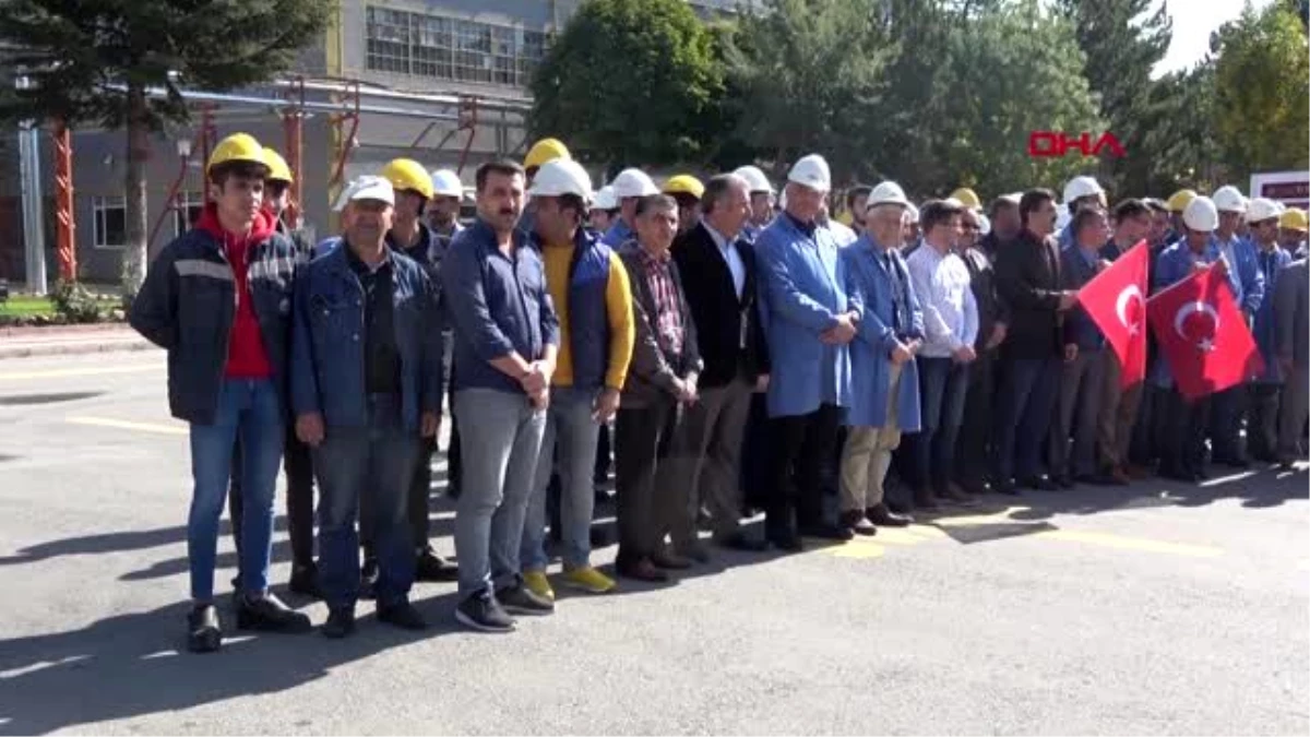Sivas\'ta, fabrika çalışanlarından mehmetçik için dua
