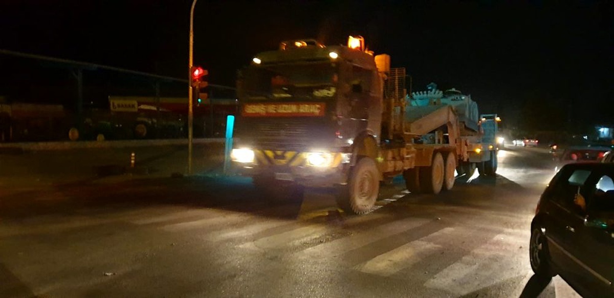 Suriye\'ye askeri araç ve mühimmat sevkiyatı devam ediyor