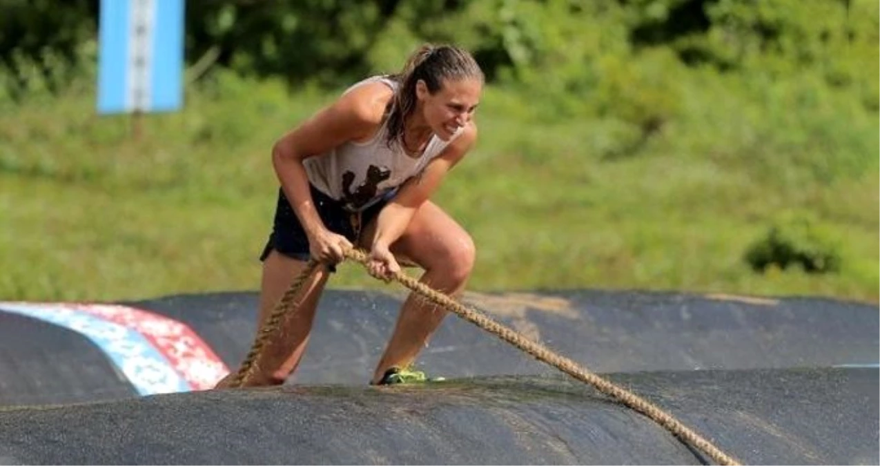 Survivor yarışmacısı Ecem Karaağaç\'ı enerji yükleme bahanesiyle dolandıran kişinin 31 yıl hapsi istendi