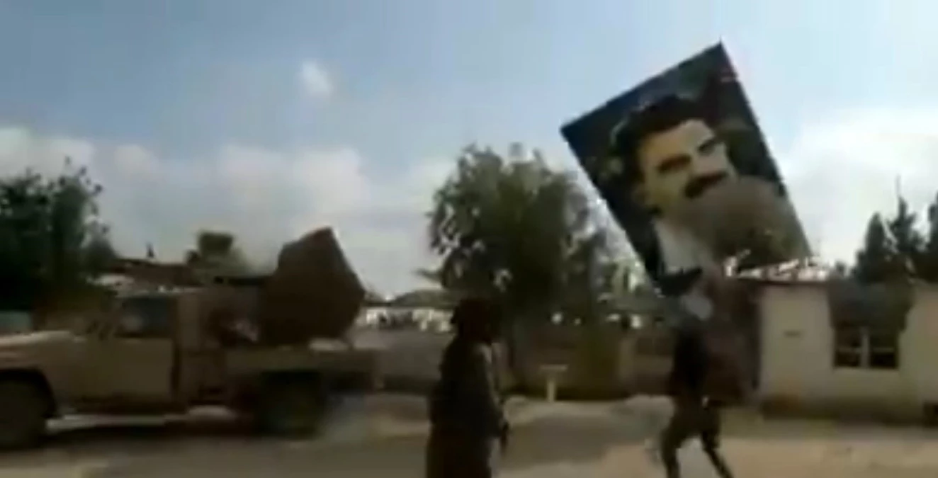 Teröristbaşı Abdullah Öcalan\'ın posterleri böyle söküldü