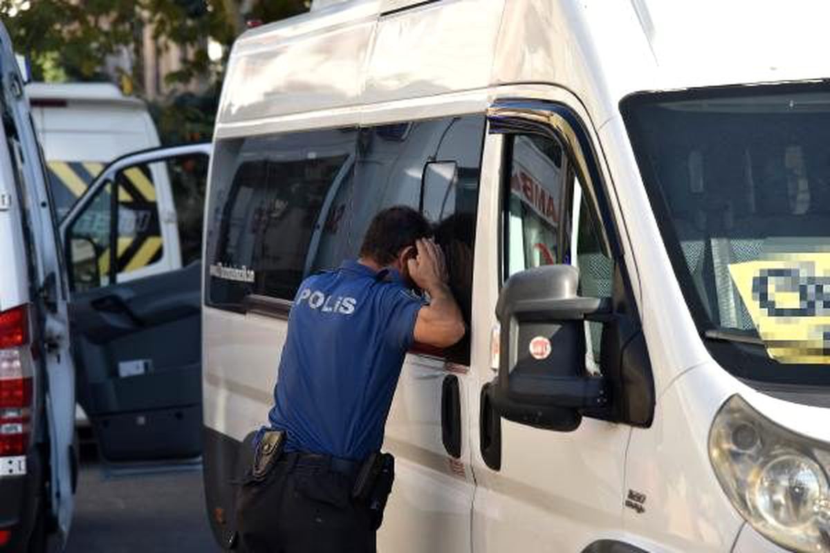 Tur şirketi şoförü, minibüste ölü bulundu