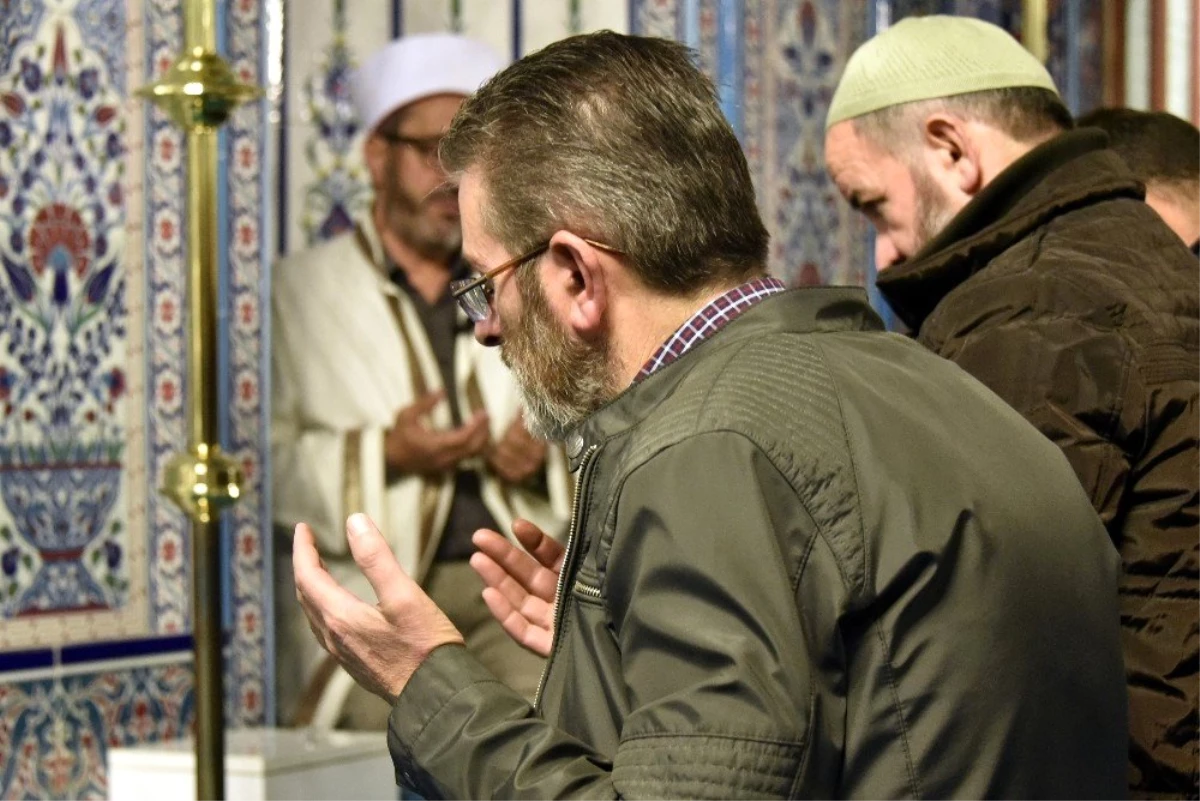 Vatandaşlar Barış Pınarı Harekâtına destek için camilerde buluştu