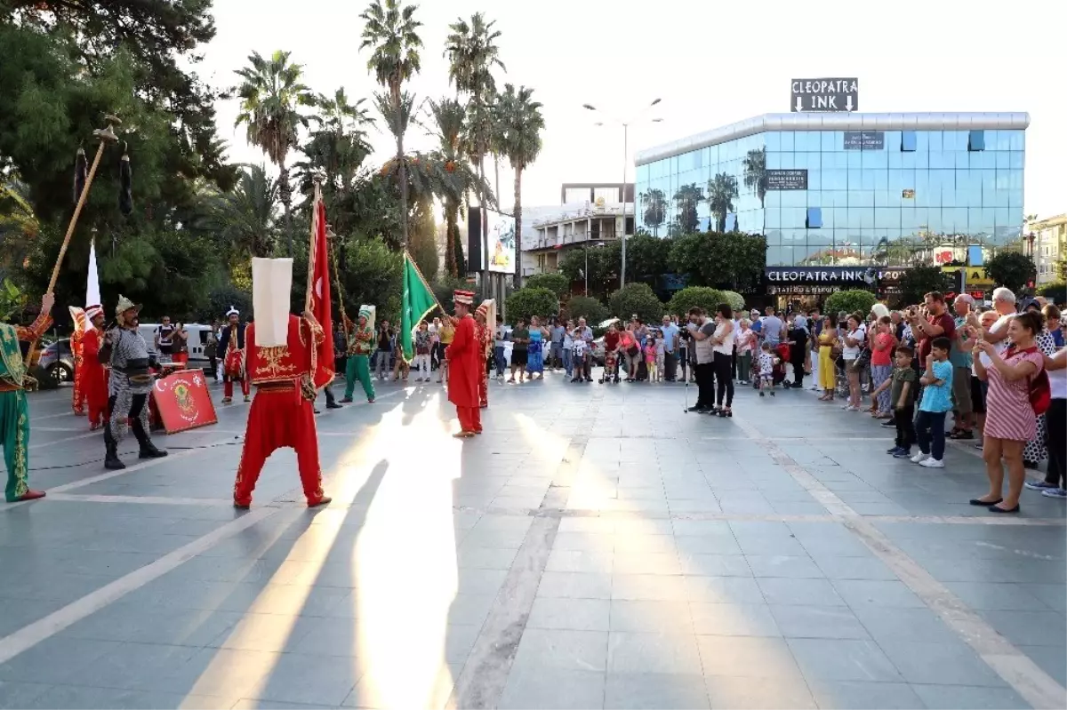 Alanya\'da Mehmetçiğe mehterli destek