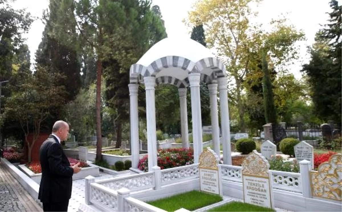 Cumhurbaşkanı erdoğan\'dan anne ve babasının mezarlarına ziyaret