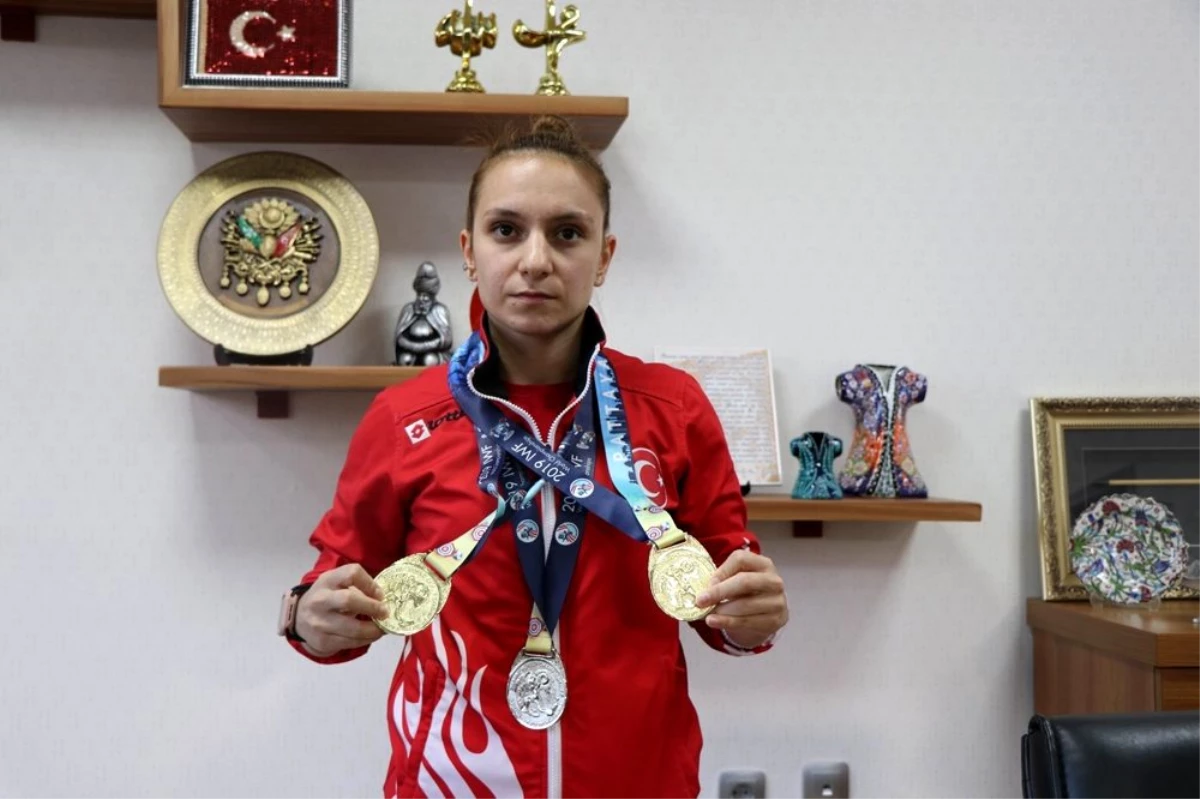 Dünya Şampiyonu Şaziye Erdoğan: "Madalyalarımı Mehmetçiğimize armağan ediyorum"