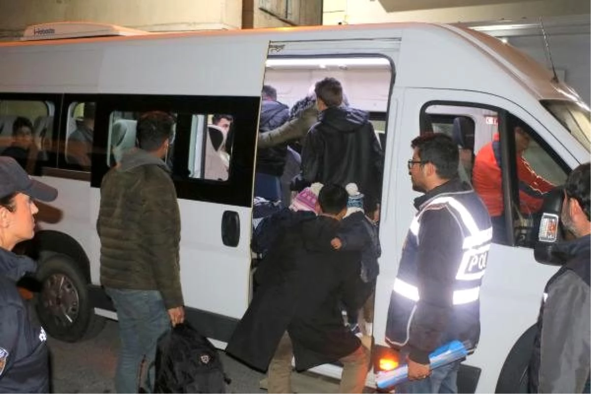 Foça\'da 42 göçmen yakalandı