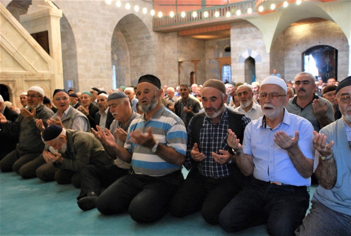 Mehmetçik için eller semaya açıldı