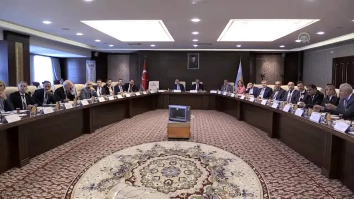 Pilot üniversiteler tecrübelerini paylaştı