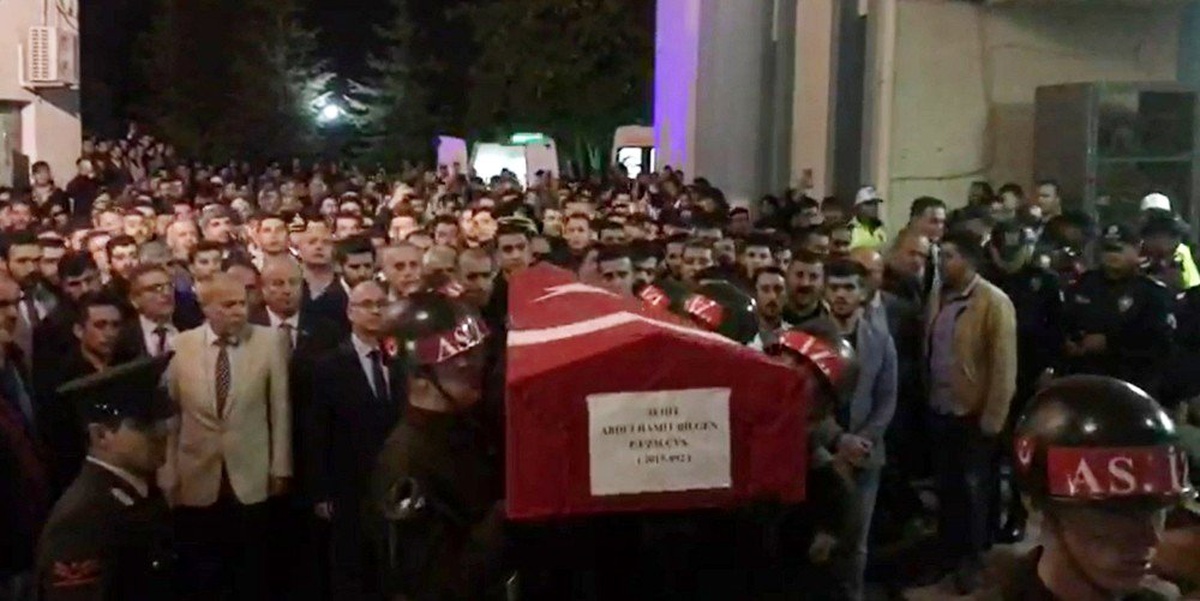 Şehit Uzman Çavuş Bilgen\'in naaşı baba ocağına getirildi
