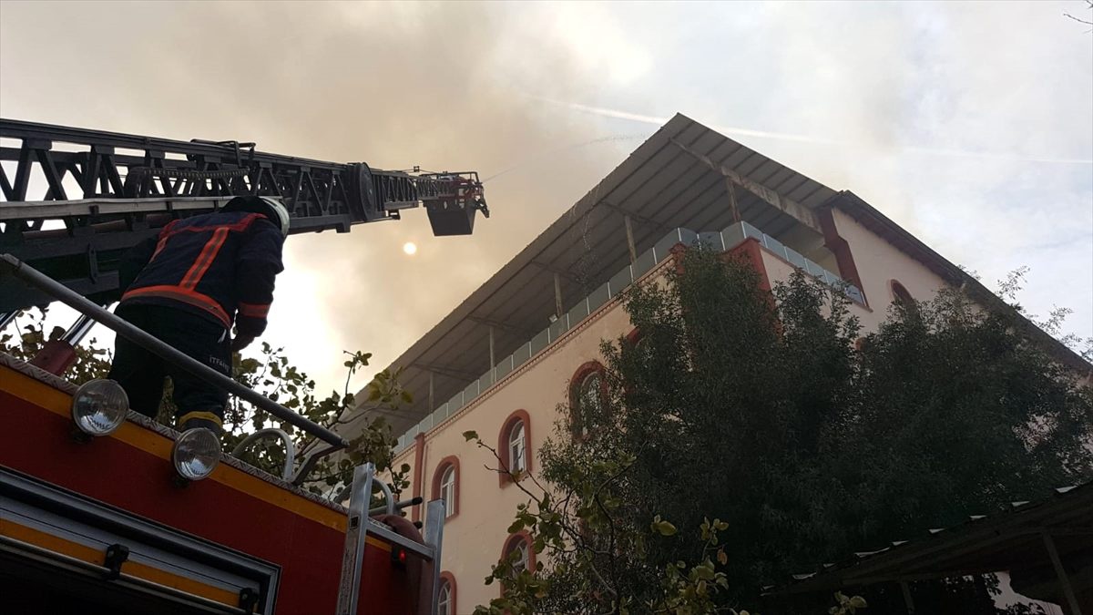 Siirt\'te Kuran kursu binasında yangın
