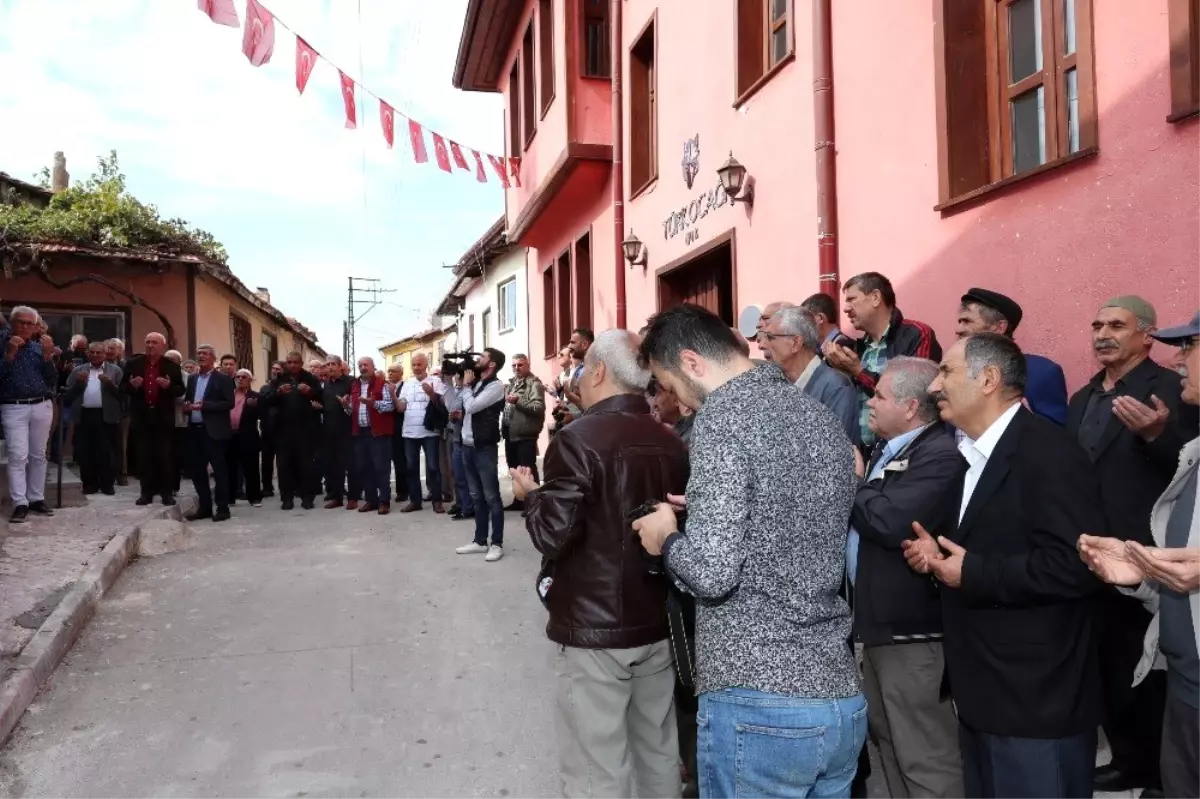 Yenileme çalışmaları tamamlanan tarihi Sivrioğlu Camii ibadete açıldı